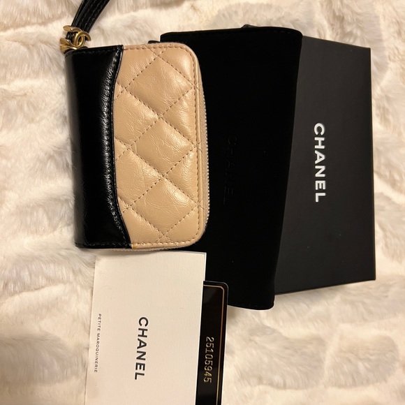 Aged Calfskin Quilted Gabrielle Zip Around Coin Purse Wallet Beige Black - Picture 5 of 7